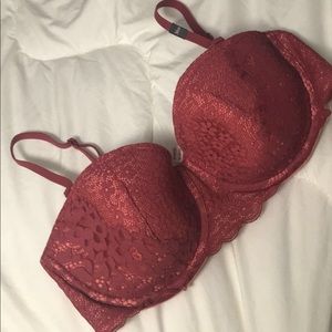 Victoria secret bra size 38D with tags with tags